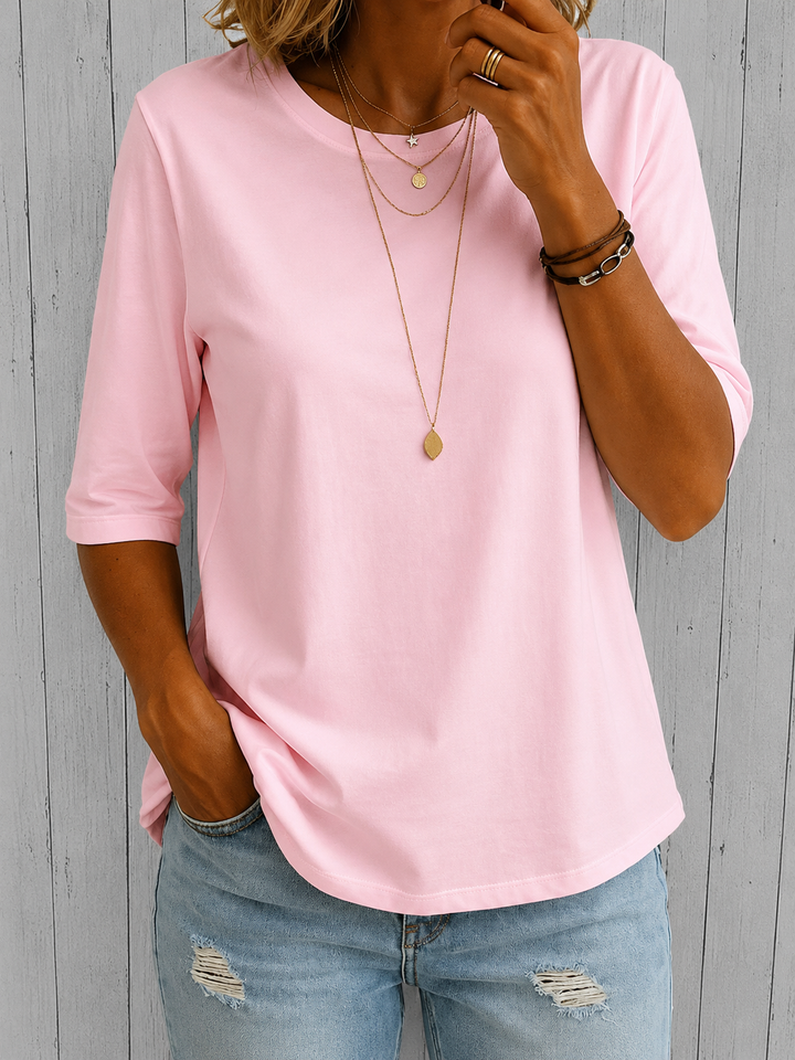 Karolína™ | Essential Comfort Tee
